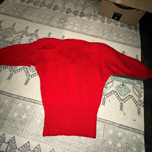 Vintage red floral sweater - Picture 5 of 6